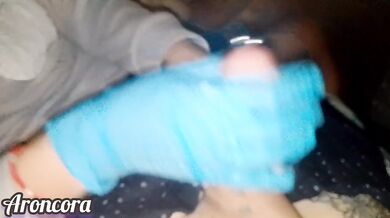 ARONCORA POV MY GIRLFRIEND MASTURBATES ME AND MASSAGES MY BIG DICK AT HER PARENTS' HOUSE UNDER THE BLANKETS