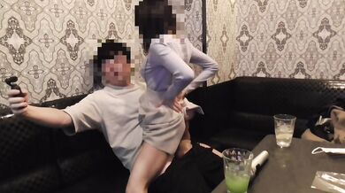 【個人撮影】#15 エンW不倫CH カラオケで堂々騎乗位。生挿入して中出しする不倫カップルの日常／Japanese amateur /日本人/japanese wife/ milf/色白