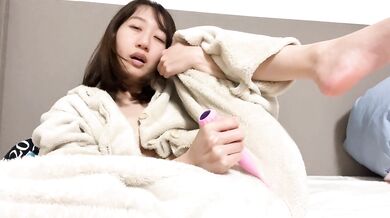 Masturbate with a dildo before bed. It feels good to be intense. Amateur/Japanese