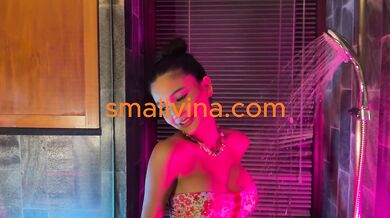 Horny Hot Thai Wiggles And Dances With Her Sexy Dance Tease