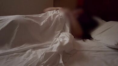 寝起きでいちゃいちゃ　乳首責めで2分で気絶... 素人/女性用風俗/気絶/痙攣