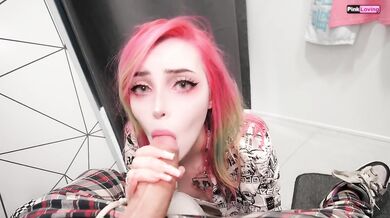 Fucked in the pimeroom of a sales consultant. Pussy rubbing - pinkloving