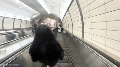 RISKY BLOWJOB, MADE HIM CUM ON NYC SUBWAY