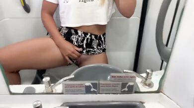 Yes im masturbating in the Bus what is the problem? REAL PUBLIC