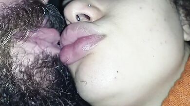 Kinky kiss between couple, he really loves her giant lips,he licks she????