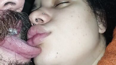 Kinky kiss between couple, he really loves her giant lips,he licks she????