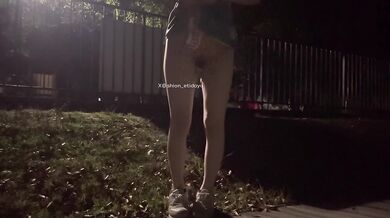 [Outdoor exposure] I came to masturbate in a perverted outfit A little tide...