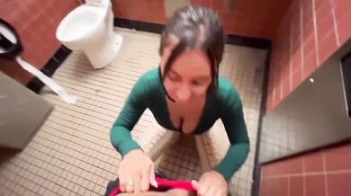 Hailey Rose gets Creampie in Whole Foods Public Bathroom