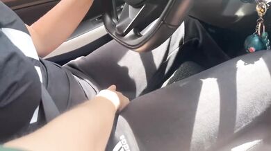 I give the finger to the taxi driver on a busy road in Colombia