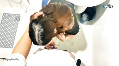 CUTE TINDER DATE PUBLIC CR BLOWJOB TURNED INTO RISKY SEX - Filipina Porn Video