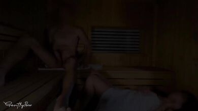 SAUNA ADVENTURE: a sexy woman sees my hard cock and she doesn't resist