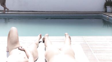 Flashing and cumming for a stranger in a nude resort! My cuckold husband didn't want to play!!