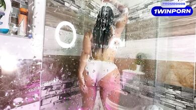Spying on my sexy stepsister Thalia Restrepo while she showers in my parents' room