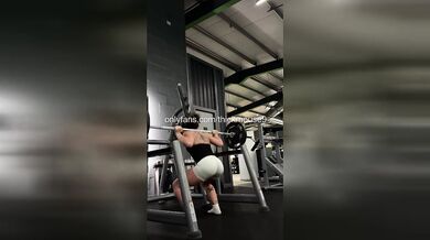 Leg Press Fail: 18yo Creamy Gape Embarrassed IG Live
