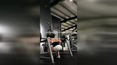 Leg Press Fail: 18yo Creamy Gape Embarrassed IG Live
