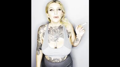 HOT BLONDE MILF IN SPORTS BRA WITH BIG NATURAL TITS SMOKES CIGARETTES AND TELLS YOU HOW TO CUM…DO YOU THINK YOU CAN LAST? POV JOI SMOKING