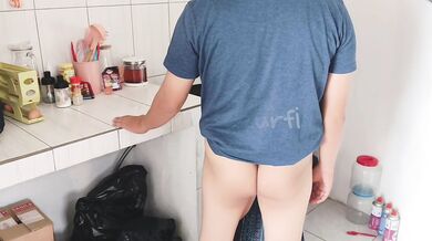 Binor ngabek lakinya mau pulang malah crot dalam