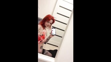 Wydziarana Polska Ruda Dziewczyna I Ostra Jazda Na Dildo Przy Lustrze - ImHorrorGirl