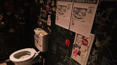 Blowjob Public Toilet Berlin