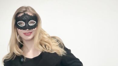 SCANDALO da segnalare a FALSISSIMO! Se lo fa mettere nel CULO per passare il CASTING!