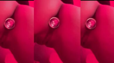 flashing my ass with a butt plug