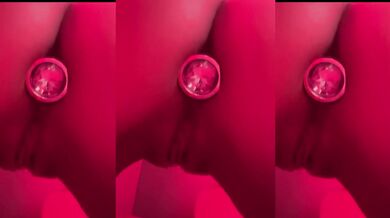 flashing my ass with a butt plug