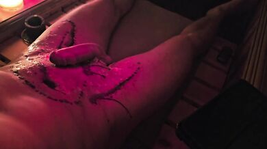 I get really horny from the hot wax and cum loudly.