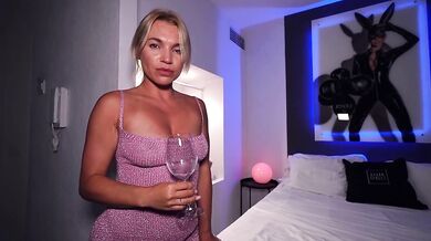 Dirty blowjob in a hotel.