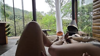 Exibicionismo na fazenda com a amiga da minha esposa, a puta fodeu sem vergonha.