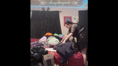 Plugged Housewife