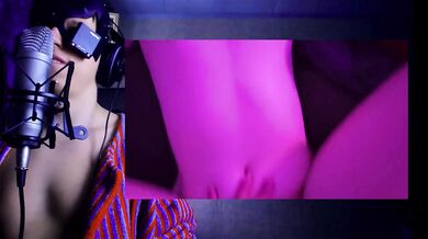 My darling moans so loudly and breathes heavily when fingers play with her pussy.[eng sub reaction]