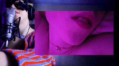 My darling moans so loudly and breathes heavily when fingers play with her pussy.[eng sub reaction]
