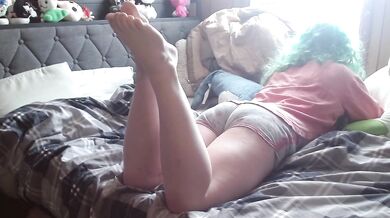 cute teen shows you her feet while listening to lofi