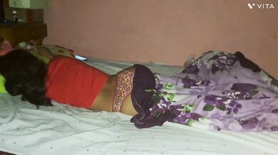Llego del trabajo y mi novia me espera lista para mamarme la verga