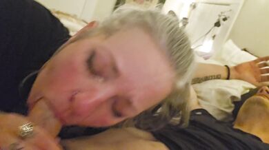 Crazy sexy Stripper sucks dick like a pro while I record a selfie!!!!
