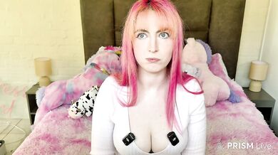 MistressMord Bubblegum Chewing and Blowing ASMR