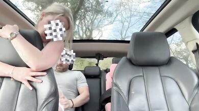 POV Reverse Cowgirl Car Fuck – Loud Amateur Wife Rides Hard with Traffic Passing