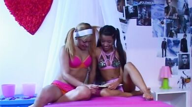 Lesbian teens kissing and and licking wet pussy in bed