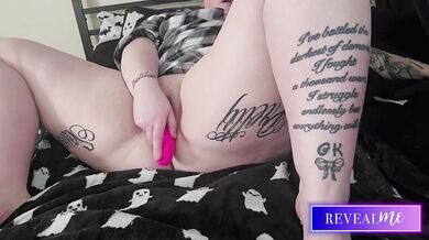 RevealMe || CURVY BBW BED VIBRATOR MASTURBATION ORGASM