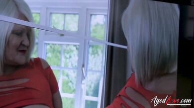 The boss discovered the nude photos of his secretary Lacey on the PC