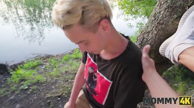 MOMMY4K. A warm family meeting: he got to know Mommy’s mature pussy in advance