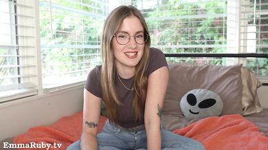 ASMR * Be Quiet while Fucking your Girlfriend at her Parents' House * Emma Ruby
