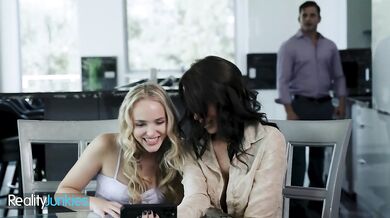REALITYJUNKIES - Married Couple Reagan Foxx And Nathan Bronson Enjoy A Threesome With Athena Fleurs