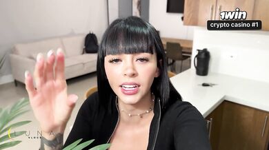 Colombian college student prefers sucking cock to doing her homework - Luna Vitaler & Max Betancur