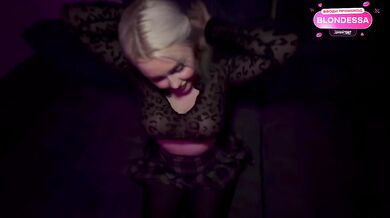 Horny stepdaughter asks her stepdady to fuck her