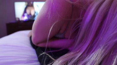 HOT BIMBO WIFE FUCKS HUSBAND BEFORE WORK