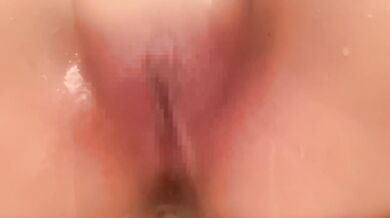 Perverted woman masturbates for the 7th squirt