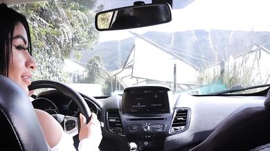 I met a stranger on the road and we ended up having sex in my car/ I met a stran