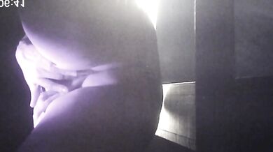 TEASING MY PUSSY IN THE DANCE FLOOR