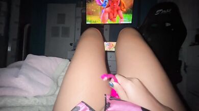 watching hentai WHAT A GREAT ORGASM!!! COMMENT IF YOU LIKE IT